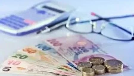 Emeklilerin Bayram İkramiyeleri İçin Yeni Formüller Masada! 4.500 TL’ye Kadar Artış Beklentisi