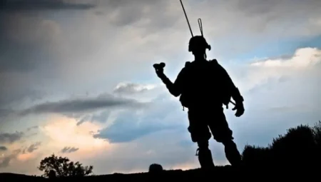 MİT, Pençe-Kilit Operasyonu Bölgesinde Teröristlere Ait Mağarayı Görüntüledi