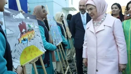 Emine Erdoğan, Pakistan’da kız öğrencilerle buluştu: ‘İlham verici bir deneyimdi’