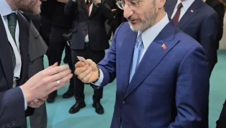 Fahrettin Altun’a Su Verimliliği Seferberliği rozeti takdim edildi
