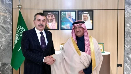Bakan Tekin, Suudi Arabistan Eğitim Bakanı El-Benyan ile Görüştü