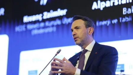 Alparslan Bayraktar: ‘Günlük 8,8 milyon metreküp doğal gaz üretimiyle 3,8 milyon hanenin ihtiyacını karşılıyoruz’