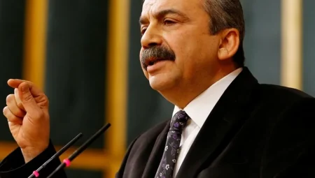 Sırrı Süreyya Önder’in 12 saat süren ameliyatı sonrası yoğun bakım süreci devam ediyor