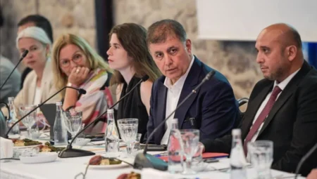 İzmir Büyükşehir Belediye Başkanı Dr. Cemil Tugay: İzmir’in Turizmdeki Gizli Hazinelerini Ortaya Çıkarmalıyız