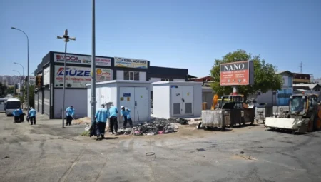 Gaziantep KÜSGET Sanayi Sitesi’nde 100 personel ve 17 araçla kapsamlı temizlik yapıldı