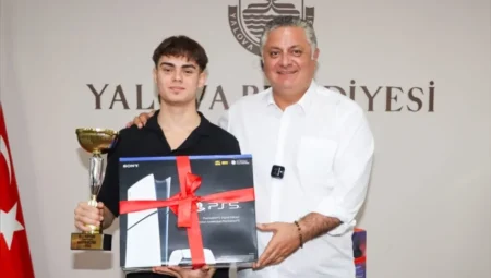 Yalova’da FC 25 Tekli Eleme Turnuvası sona erdi, kupalar sahiplerini buldu