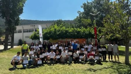 Denizli’de 19 ilçeden liseli gençler “Bilim, Zekâ, Spor ve Sanat Kampı”nda buluştu