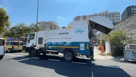 Bandırma’da çöp konteynerleri dezenfekte ediliyor: Başkan Mirza’dan temizlik seferberliği